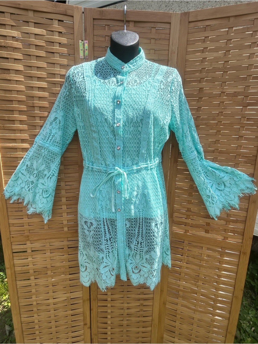 Colleen Lopez Mint Lace Button-Front Kimono Top
